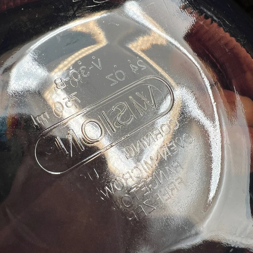 Visions Corning Amber Glass 24 oz Round Casserole Dish V-30-B with Lid V-30-PC